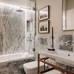 Apartment Kamour - 2 Bedrooms And Balcony In Baixa
