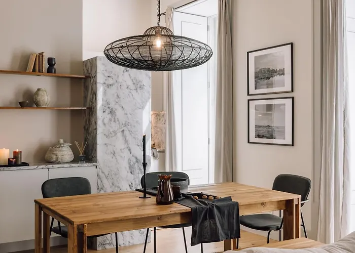 Kamour - 2 Bedrooms And Balcony In Baixa شقة *