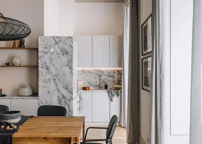 Kamour - 2 Bedrooms And Balcony In Baixa شقة