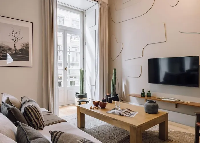 Kamour - 2 Bedrooms And Balcony In Baixa *